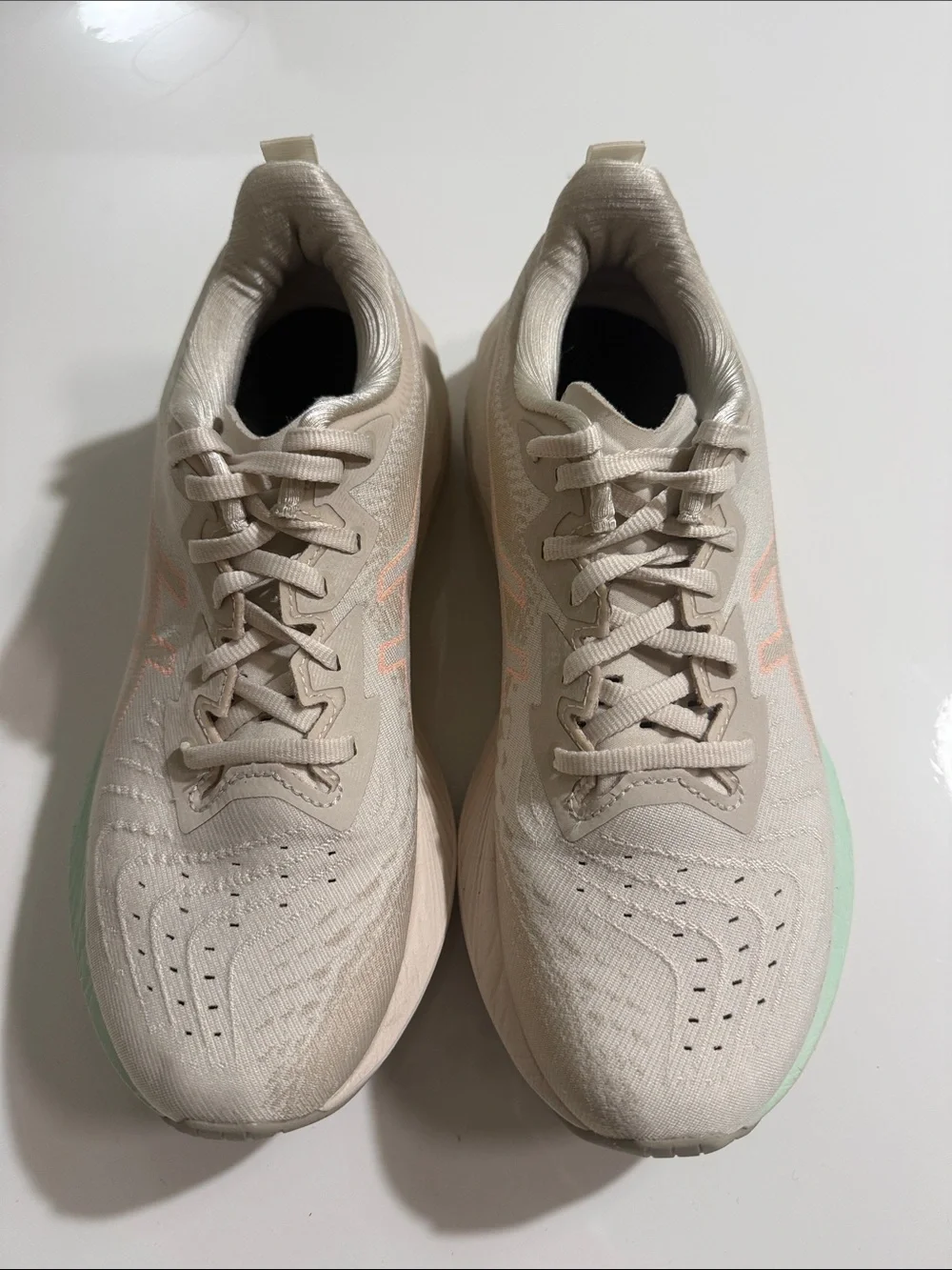 ASICS Novablast 4 Oatmeal Moonrock Women Sz 8.5